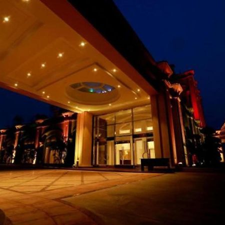 Golden Galaxy Hotels And Resorts Delhi  Esterno foto